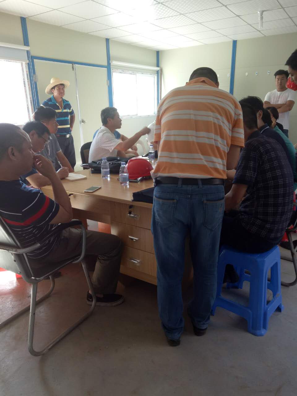 2017年6月12日福州市質量安全監督站對福建經濟學校施埔校區綜合實訓樓建設項目檢查指導